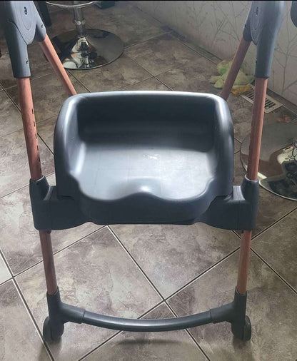 Maxi Cosi High Chair new $370