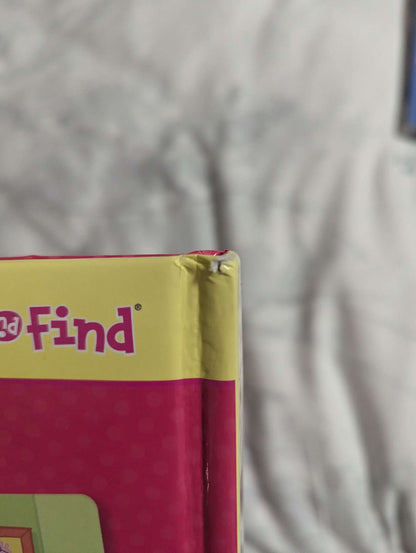 VGUC Peppa Pig First Look and Find Book