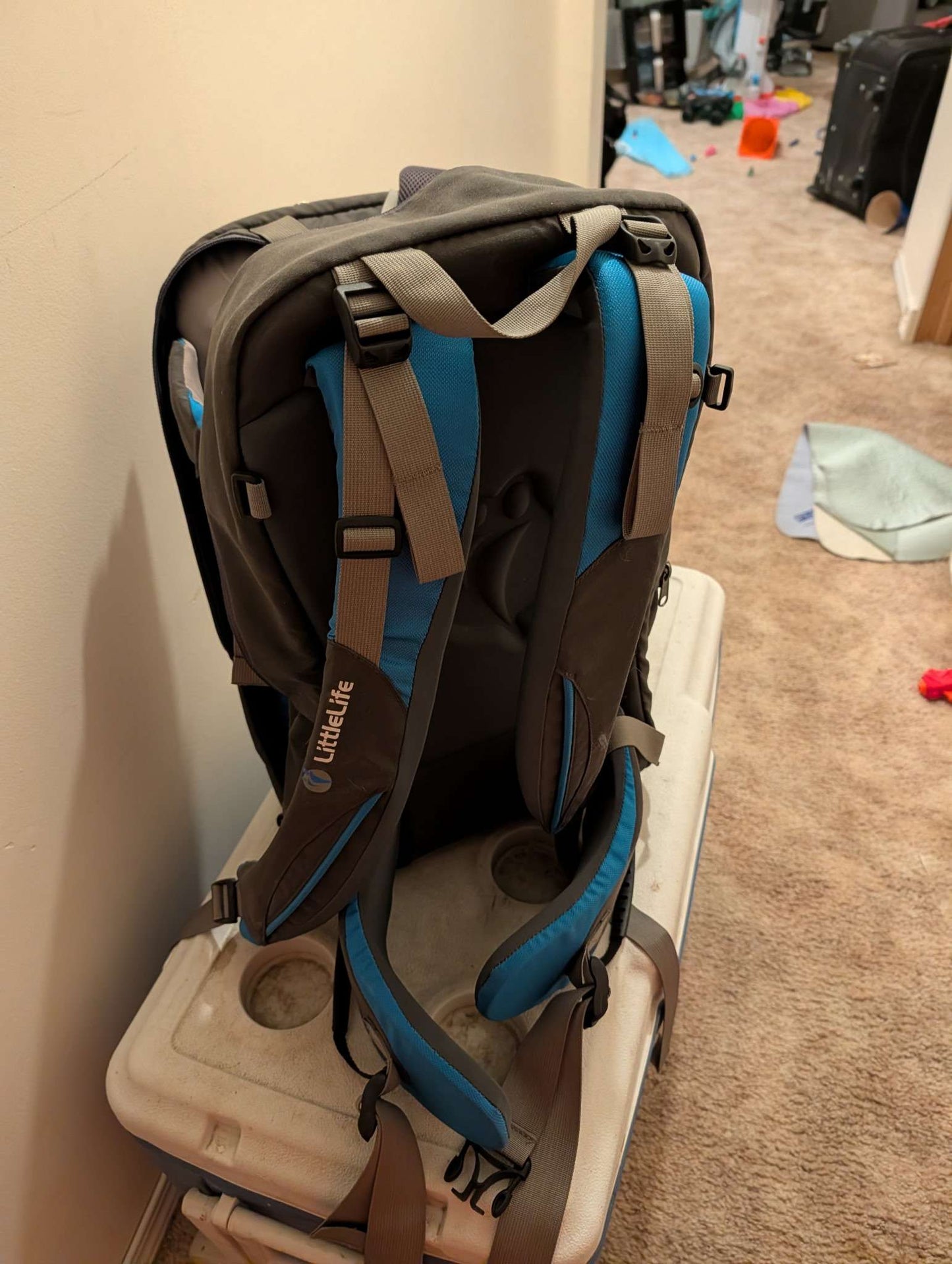 EUC Littlelife Ultralight Convertible S2 Baby Carrier