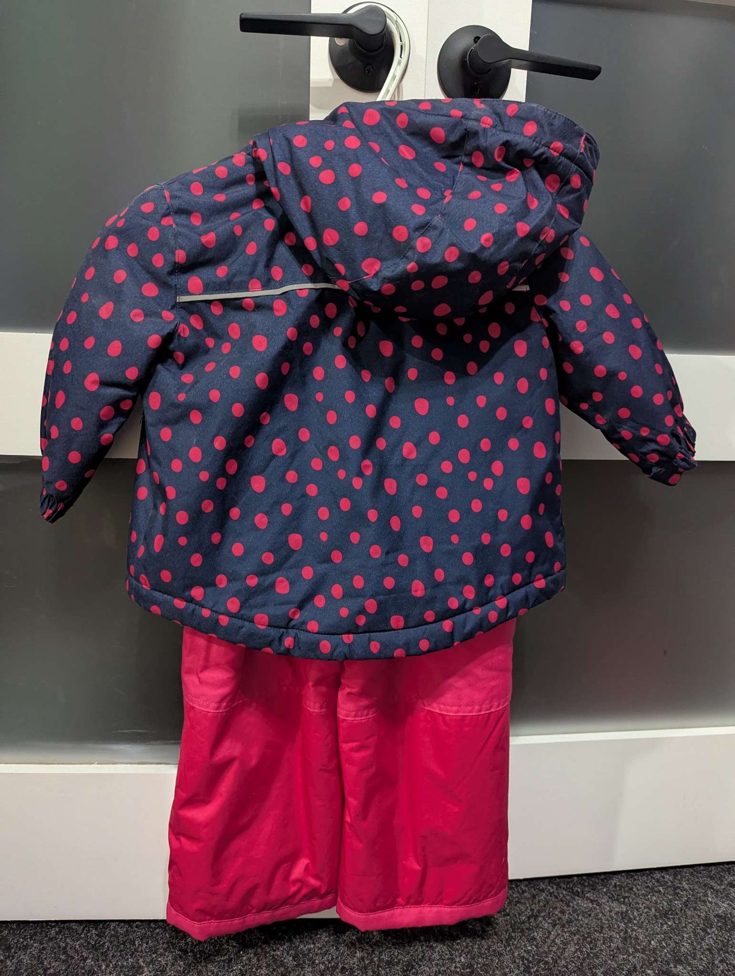VGUC George 2T 2 Piece Snow Set Jacket and Pants, Kids 2T