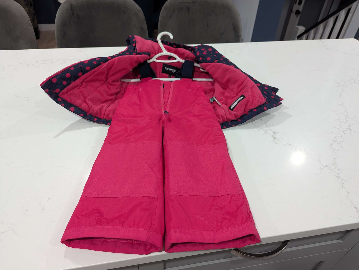 VGUC George 2T 2 Piece Snow Set Jacket and Pants, Kids 2T