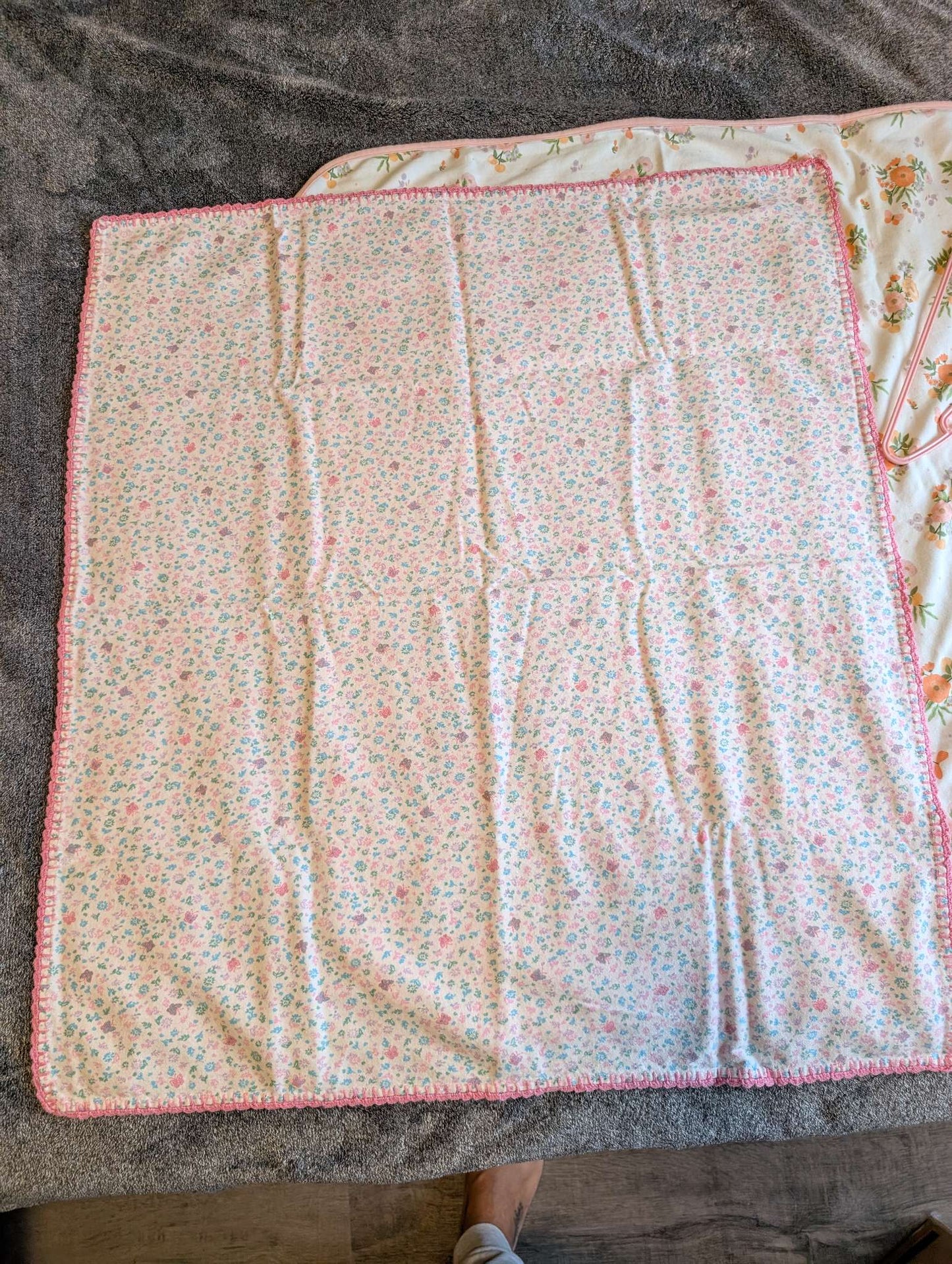Receiving/ baby blankets - 2x, 6-12 Months (Medium)