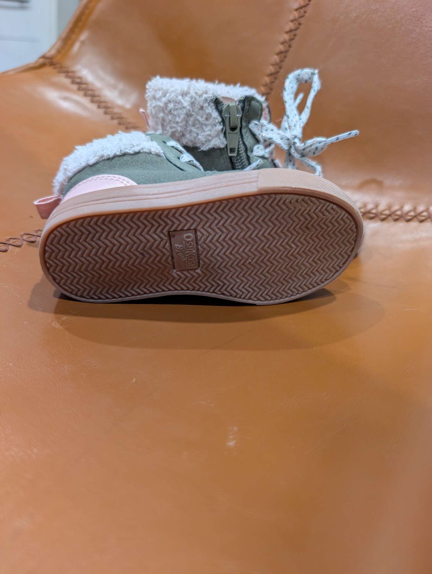 Toddler boots - size 5, Shoes 5 (Walkers:12-24 mth)