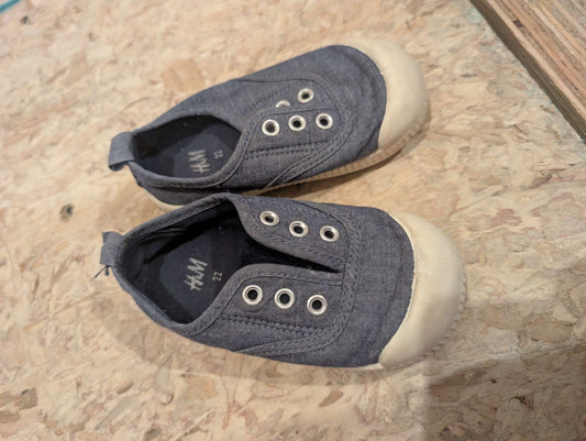 Toddler shoes - size 6, Shoes 6 (Walkers:12-24 mth)