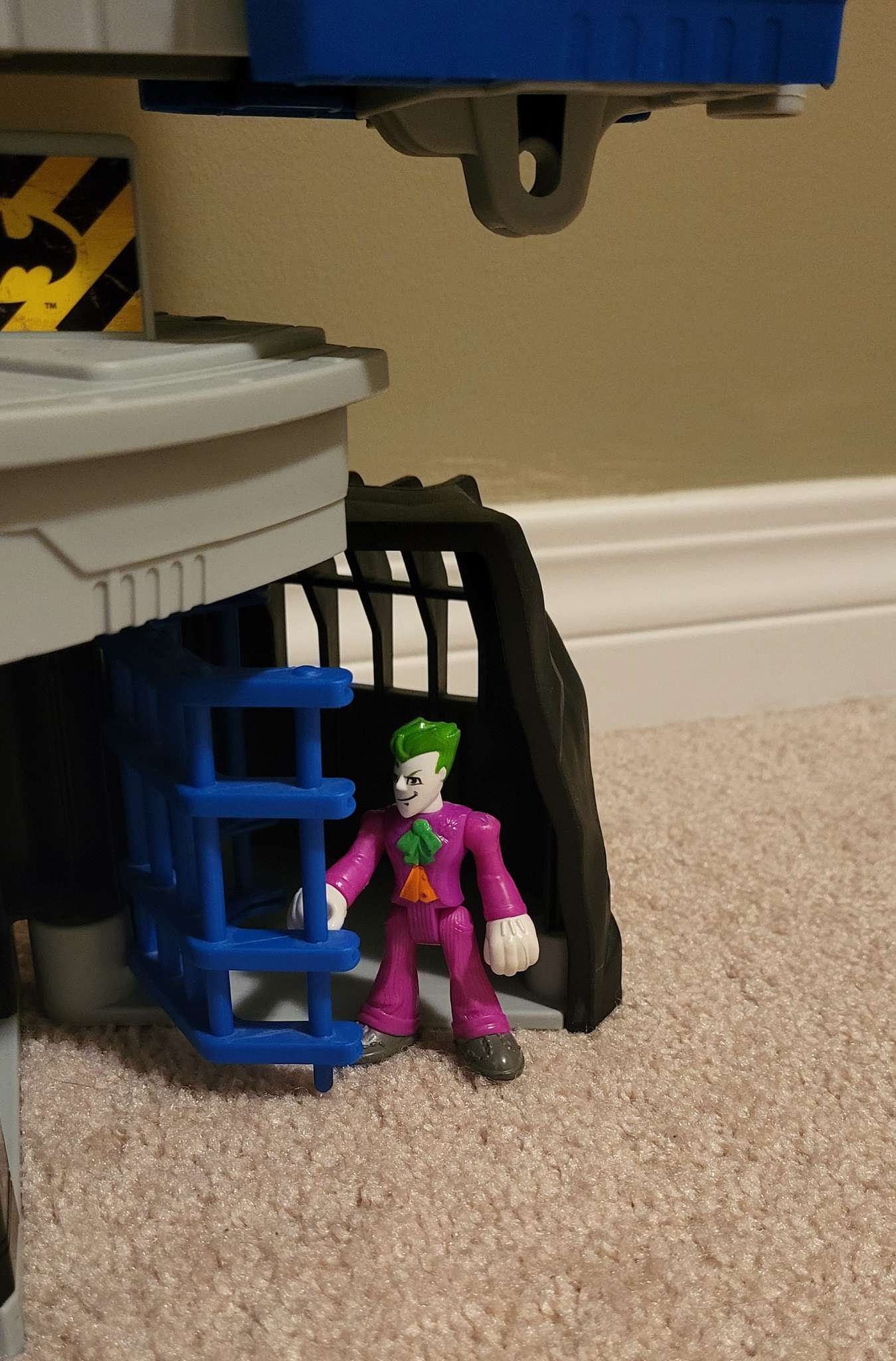 Imaginext DC Super Friends Transforming Batcave