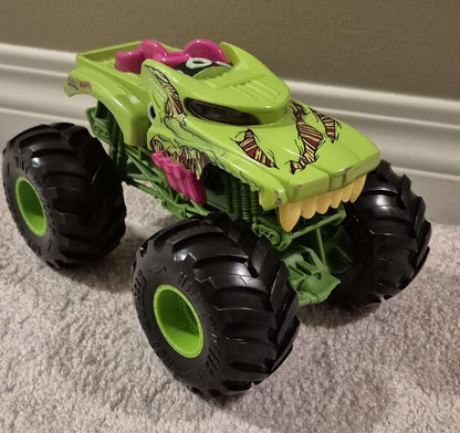 Hot Wheels Monster Truck - Hotweiler Undead
