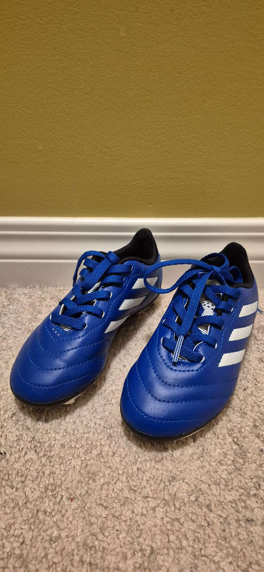 Kids soccer cleats & shin pads, Shoes 10.5 (Toddler:2-4yr)