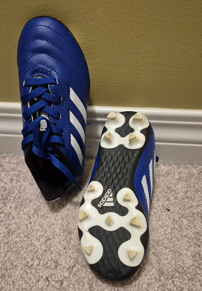 Kids soccer cleats & shin pads, Shoes 10.5 (Toddler:2-4yr)