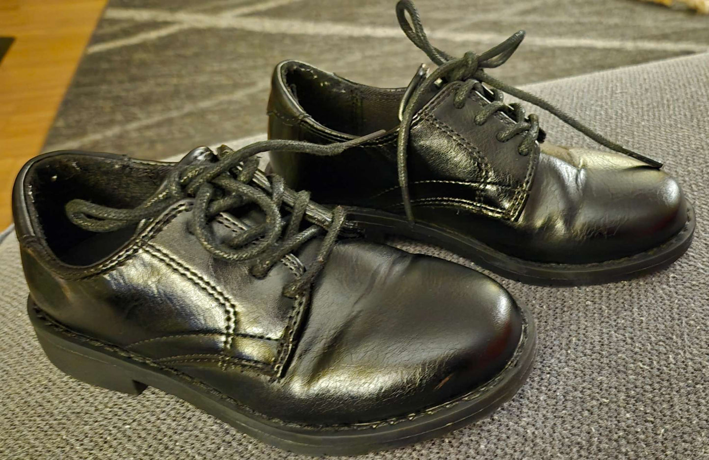 Dress shoes & tie, Shoes 11 (Toddler:2-4yr)