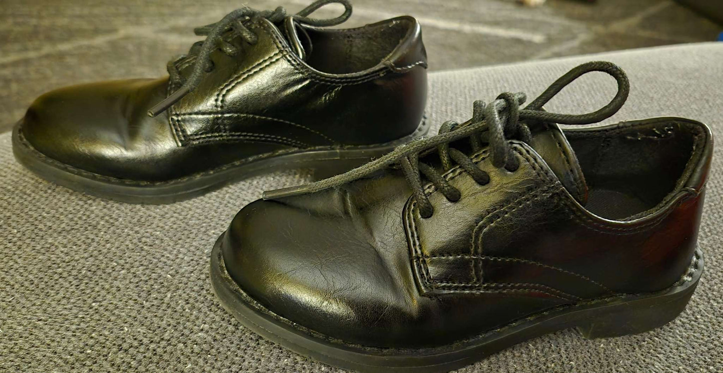 Dress shoes & tie, Shoes 11 (Toddler:2-4yr)