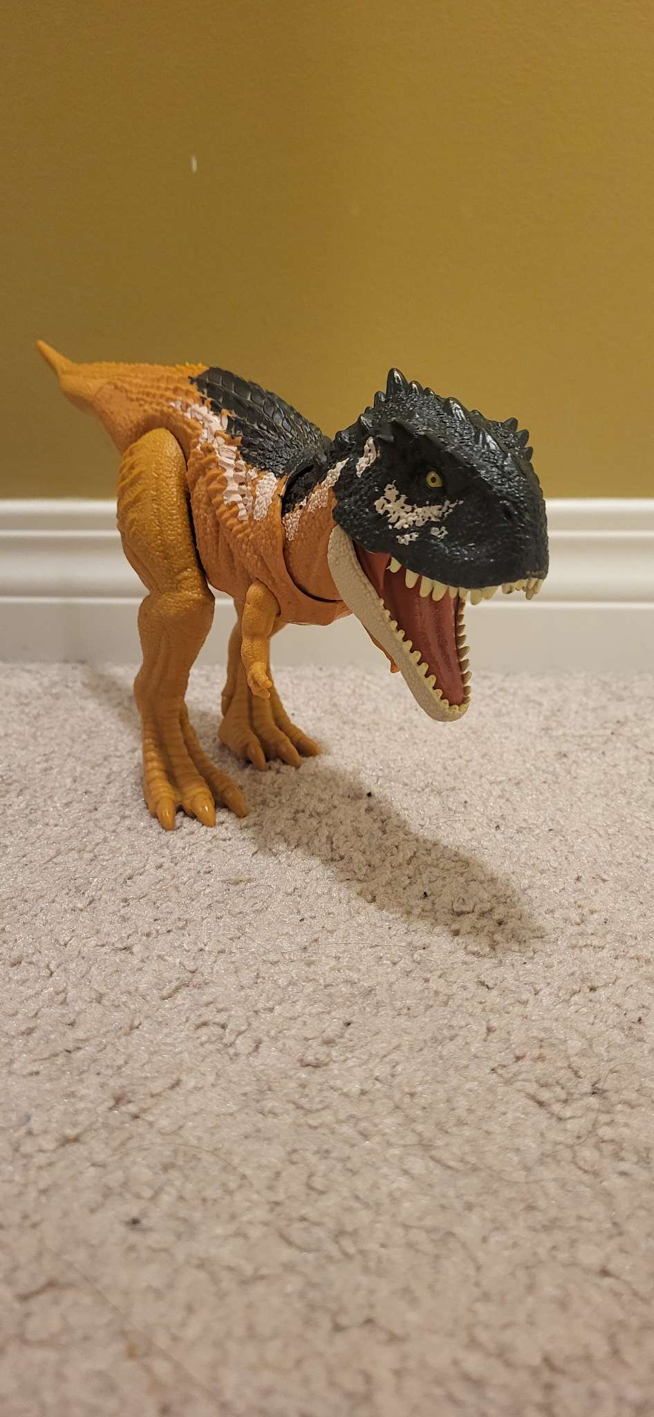 Jurassic World Dominion Roar Strikers Skorpiovenator