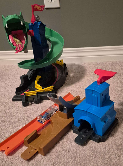 Hot Wheels City Cobra Crush playset