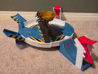 Hot Wheels Monster Trucks Mecha Shark Face-Off Playset
