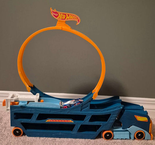 Hot Wheels Stunt & Go Track Set