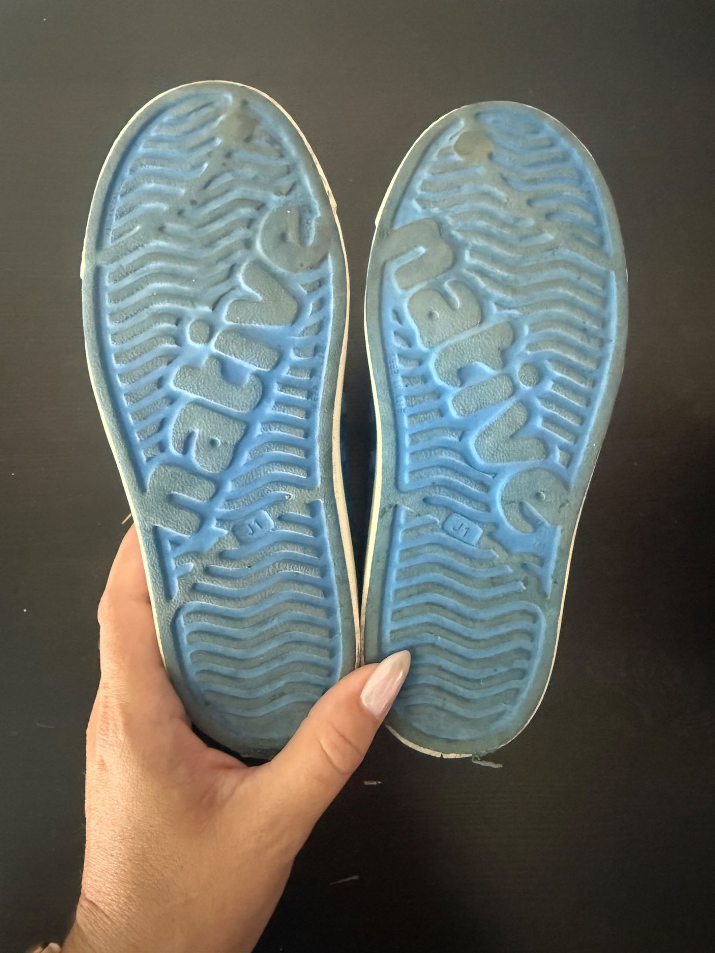 Natives size JR 1, Shoes 1 (Kids:4-8yr)