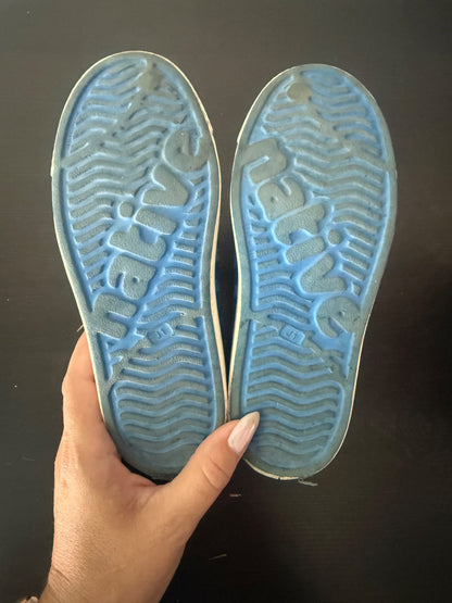 Natives size JR 1, Shoes 1 (Kids:4-8yr)