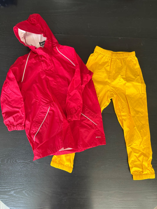 MEC raincoat and pant set, Kids 7 & 8 (small)