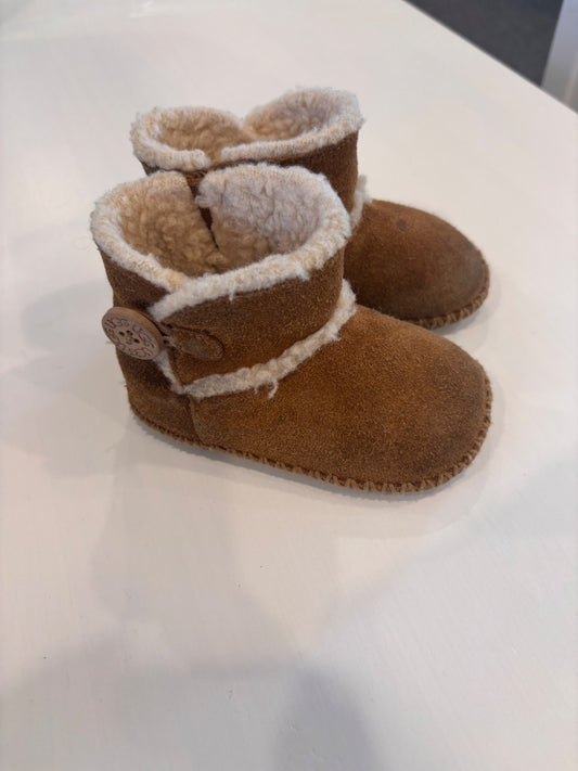 Authentic Baby Ugg Boots - Infant size 2-3, Shoes 3 (Baby: 0-12 mth)
