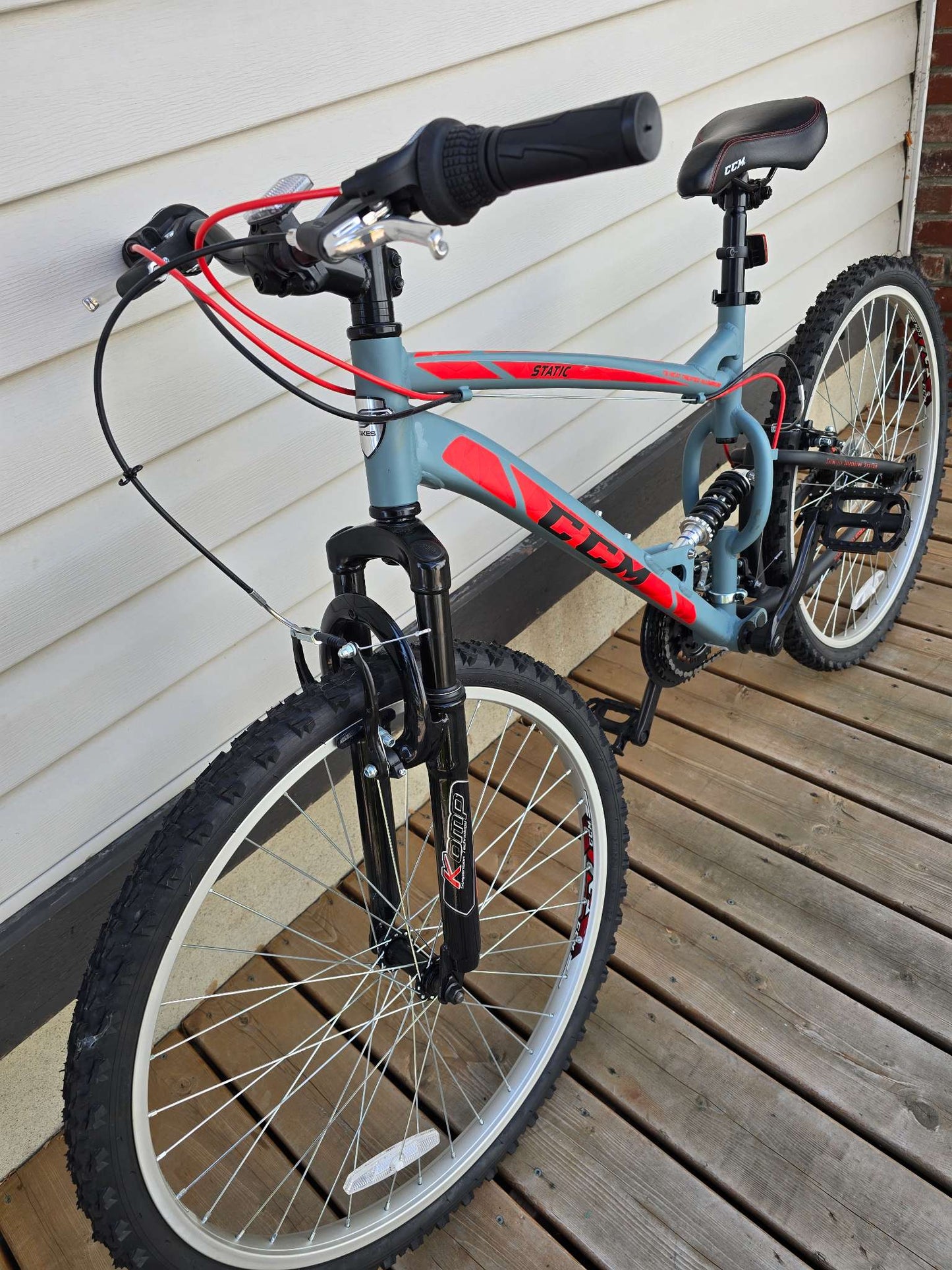 CCM Static Dual Suspension Mountain Bike