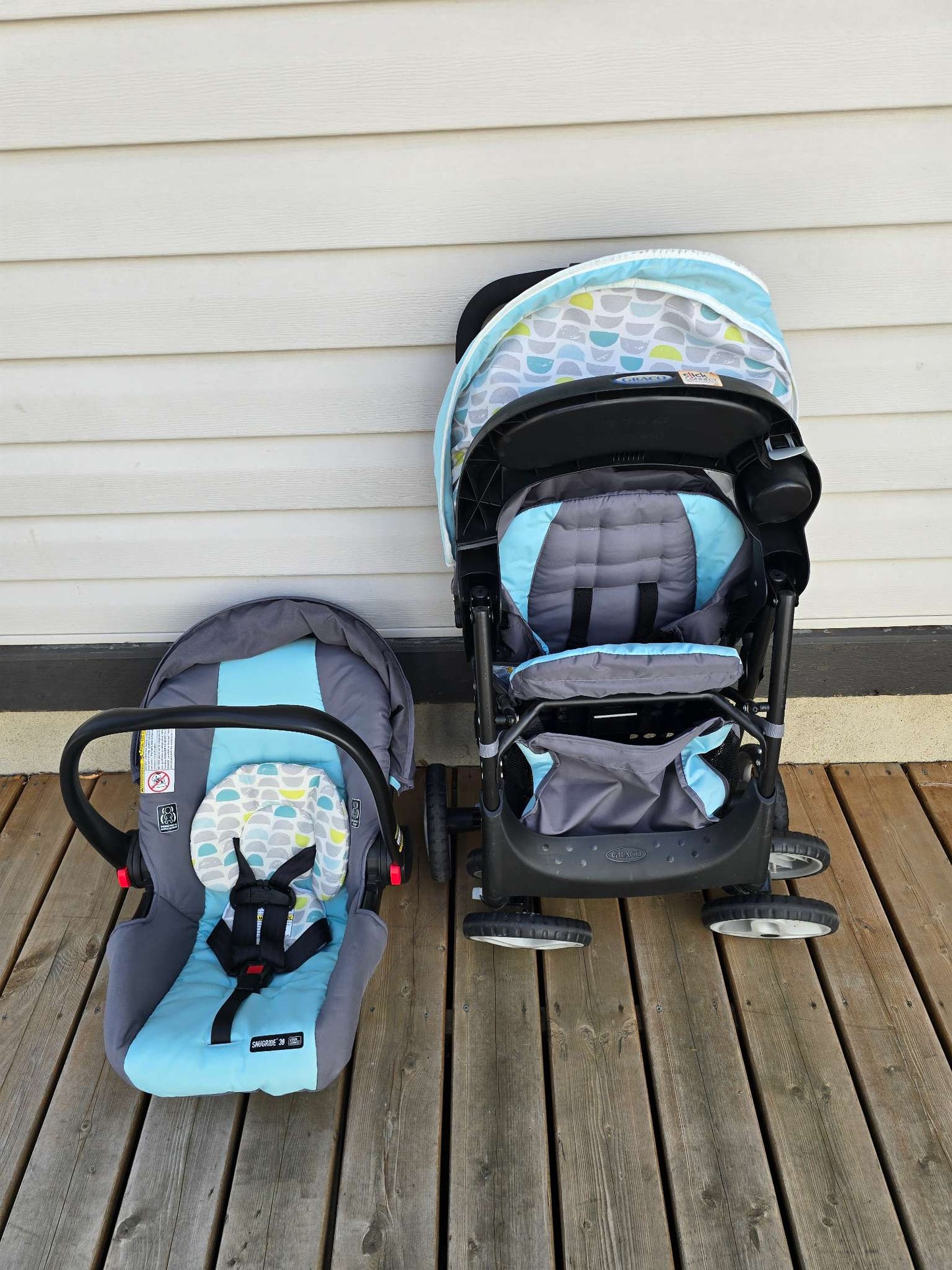 Graco Comfy Cruiser with Click Connect option (Car seat not included)