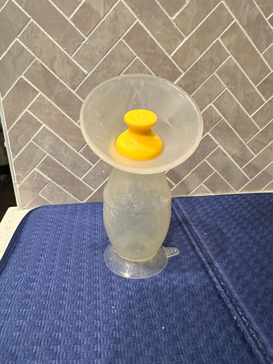 Medala breast milk collector