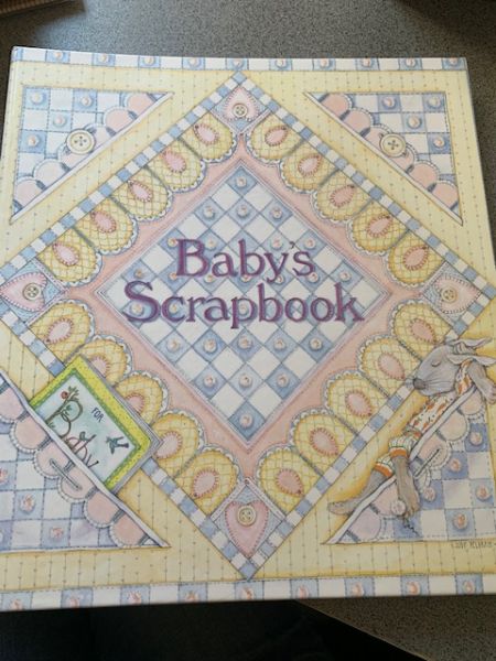 Baby's Scrapbook for Memories