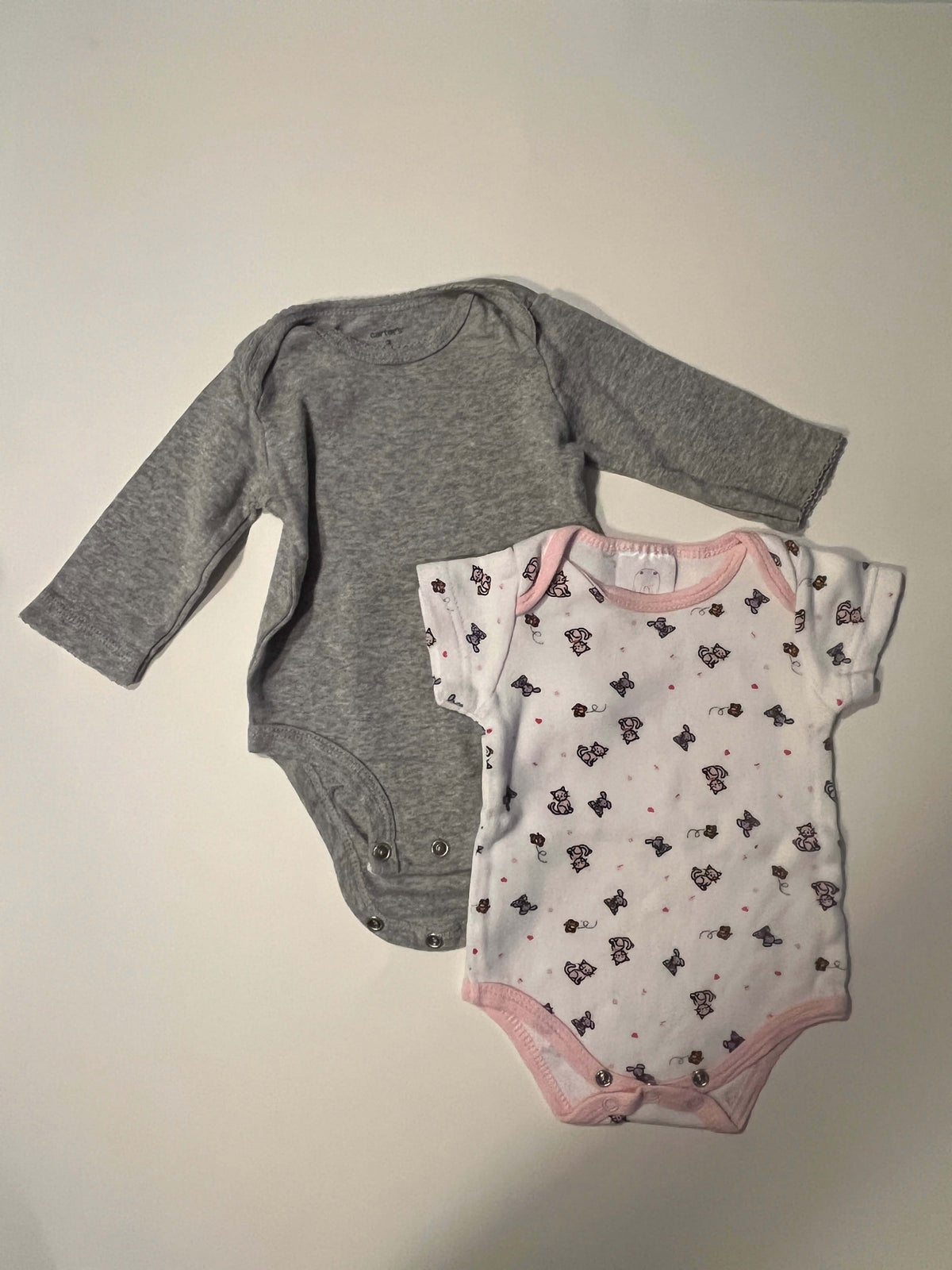 Girls' 3-Month Onesies Bundle – Carter’s long sleeve 3m, Joe Fresh 0-3m Chikitoe 3m & unknown brand, Kids 3 Month (0-3M)