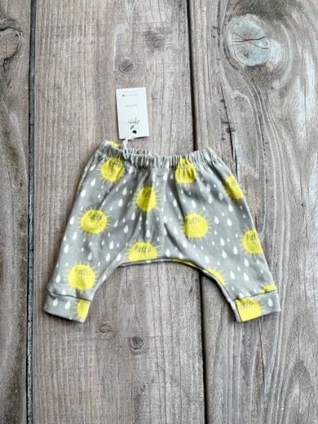 Small shop handcrafted 0-3m baby slouchy pants/sweatpants, hello sunshine, new with tags, Kids 3 Month (0-3M)