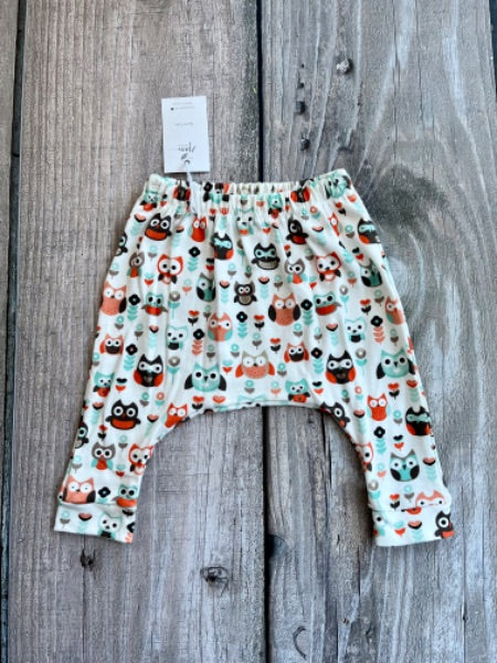 Small shop handcrafted 6-12m baby slouchy pants/sweatpants, woodland owls, new with tags, Kids 12 Month (9-12M)