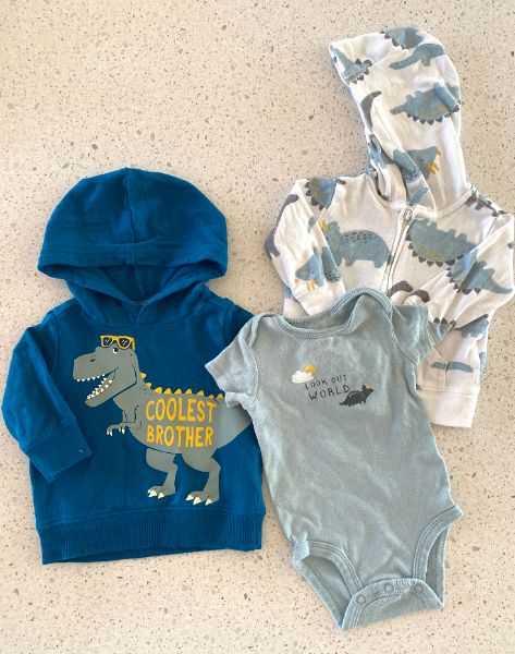 Dinosaur Bundle 2x Sweaters & 1x Diaper shirt +Hat  (size 3 months)