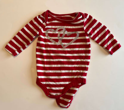 Girls' Valentine's Day bundle:  Hooded heart shirt – Carter's, size 9 months Two onesies – Joe Fresh & George, size 6-12 months, Kids 9 Month (6-9M)
