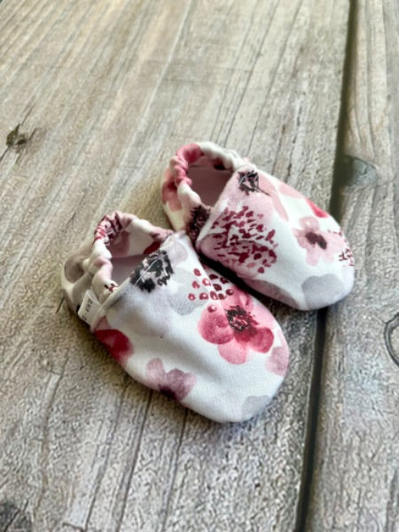 Small shop handmade organic 0-6m floral baby girl slip on shoes, new without tags, Shoes 1 (Baby: 0-12 mth)