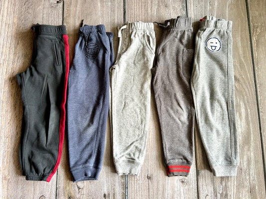 Boys sweatpants sweats pants bundle size 5, 5T Carter’s Joe Fresh, Kids 5/5T (extra small)