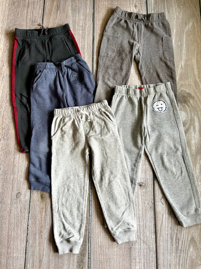 Boys sweatpants sweats pants bundle size 5, 5T Carter’s Joe Fresh, Kids 5/5T (extra small)
