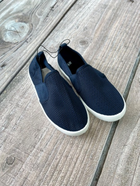 H&M size 1Y boys navy mesh water shoes, pool shoes, new with tags, Shoes 1 (Kids:4-8yr)