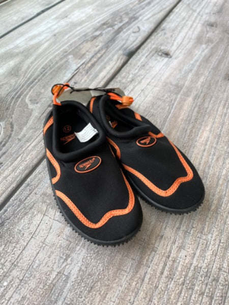 Speedo size 12 kids black orange water shoes, pool shoes, new with tags, Shoes 12 (Toddler:2-4yr)