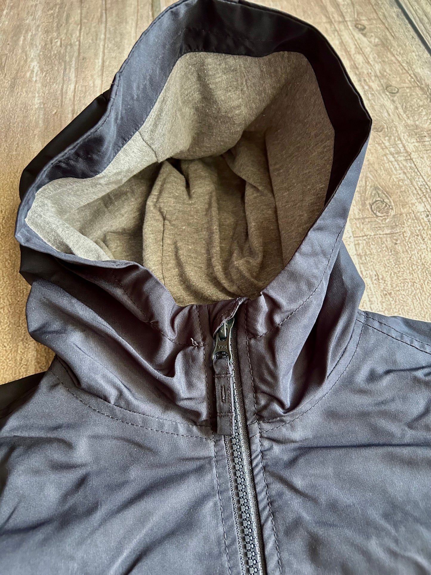 Children’s Place size 10-12 boys dark navy blue lined hooded rain jacket, Kids 10 (medium)