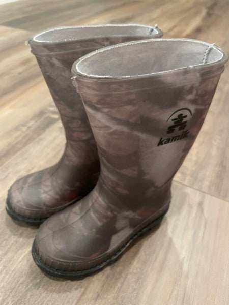 Toddler Rubber boots size 6 (retails $45), Shoes 6 (Walkers:12-24 mth)