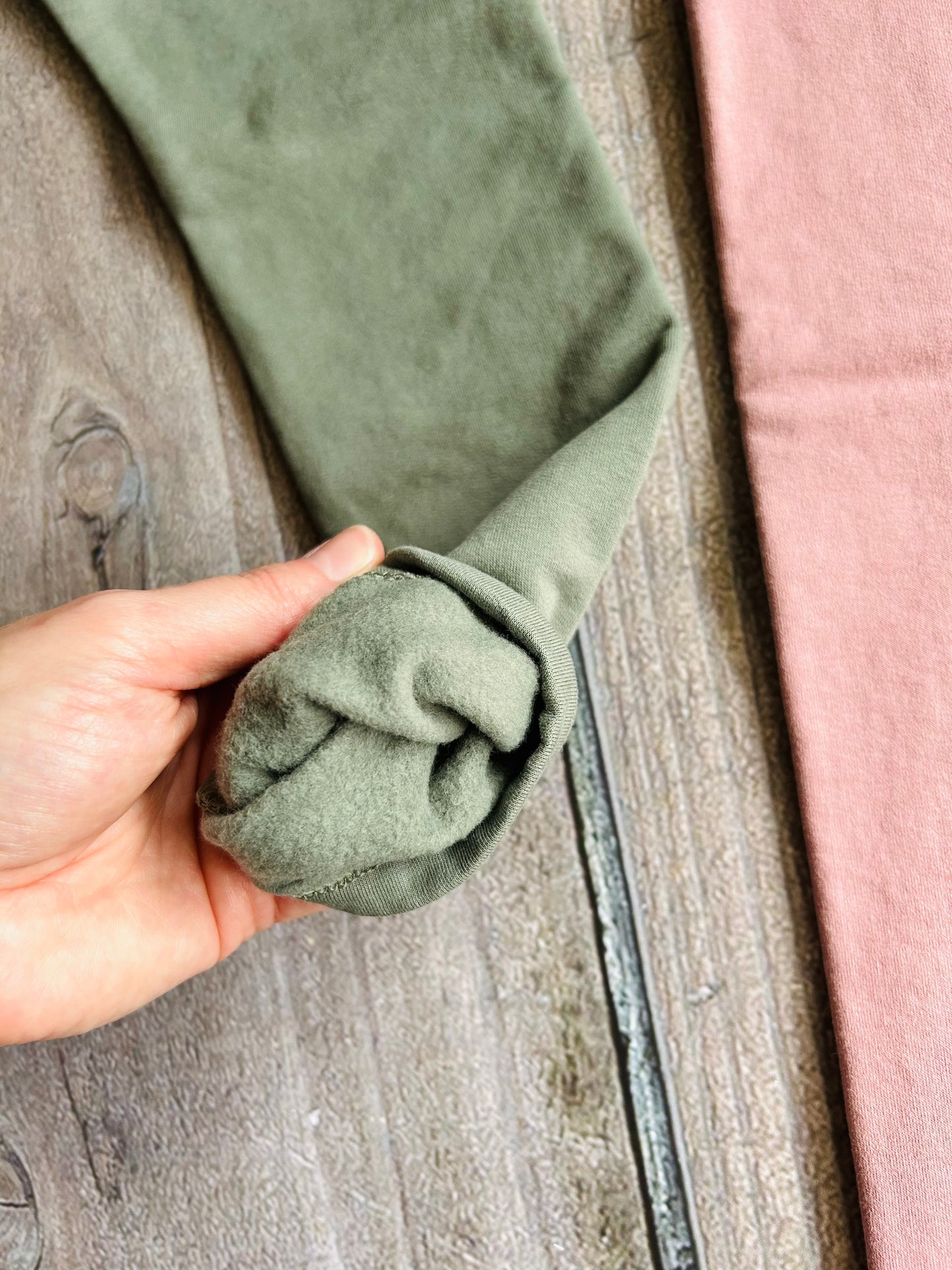 H&M size 5-6yrs girls olive green and dusty rose pink brushed leggings, like new, Kids 5/5T (extra small)