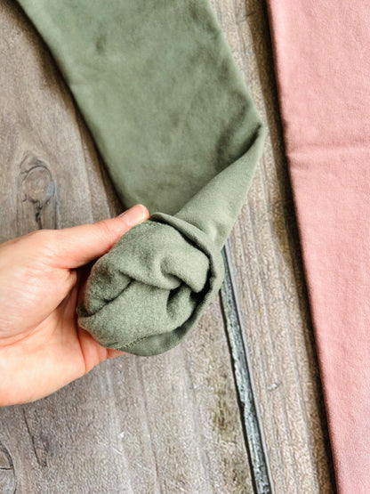 H&M size 5-6yrs girls olive green and dusty rose pink brushed leggings, like new, Kids 5/5T (extra small)