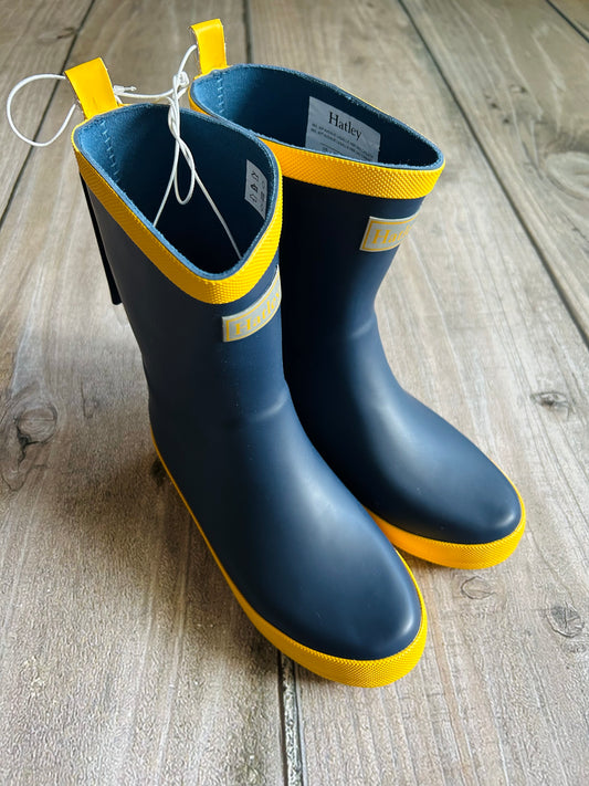Hatley size 3Y boys girls rain boots navy and yellow, new with tags, Shoes 3 (Kids:4-8yr)