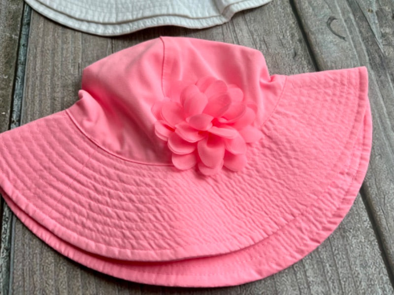 Carter’s size 2-4T girls wide brimmed sun hats, summer hats, set of 2