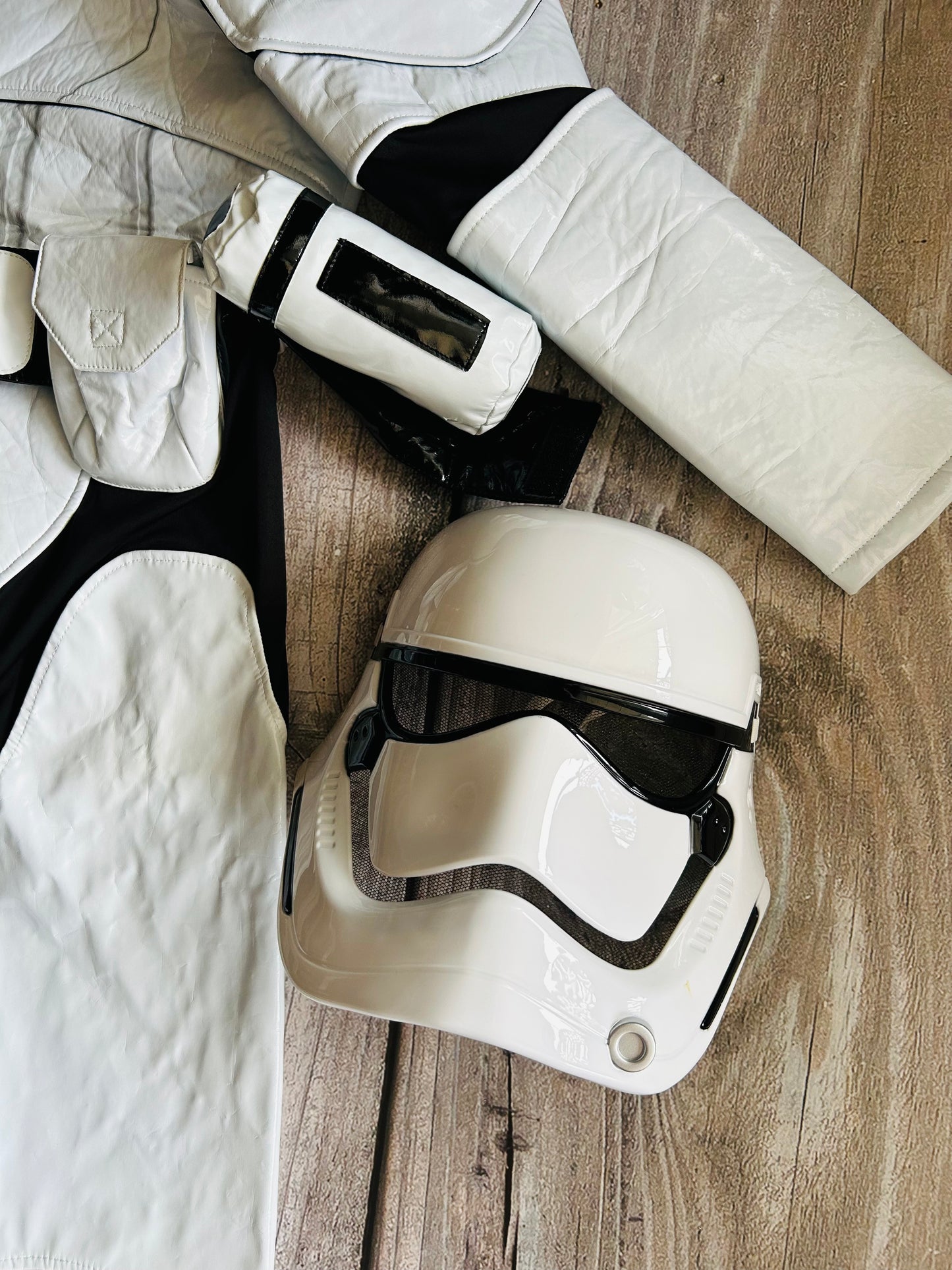 Disney Store size 9/10 boys Star Wars Stormtrooper costume, Kids 10 (medium)