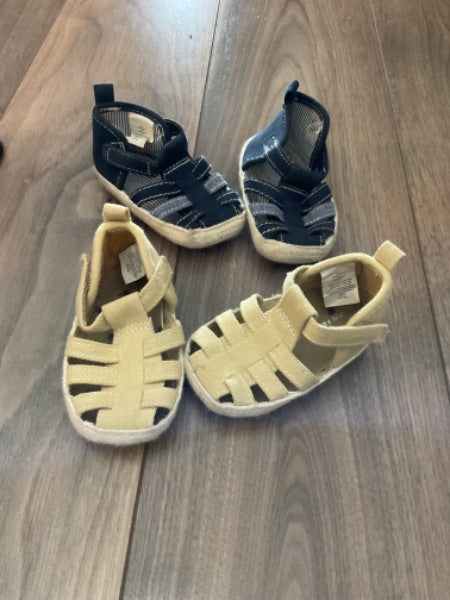 2 Pair Baby Sandals Size 3 Joe Fresh, Shoes 3 (Baby: 0-12 mth)