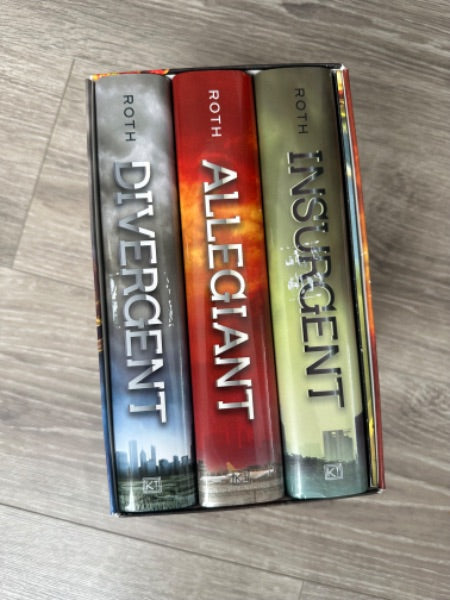 Divergent Trilogy-Teen Novels