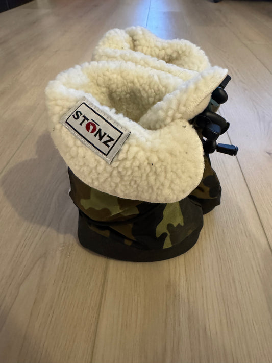 Stonz booties, Shoes 6 (Walkers:12-24 mth)