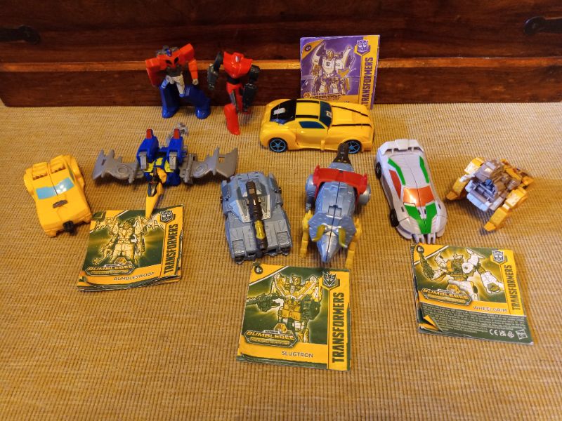 Transformers Bumblebee Cyberverse - Adventures Dinobots Unite Dino Combiners