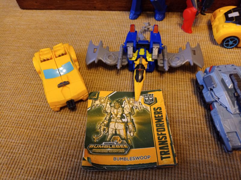 Transformers Bumblebee Cyberverse - Adventures Dinobots Unite Dino Combiners