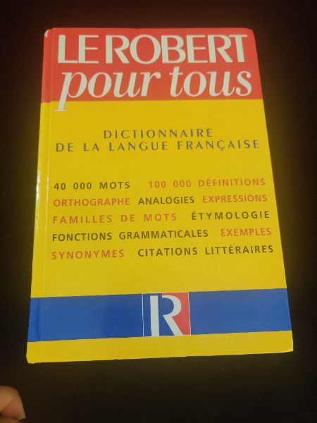 Le Robert - FRENCH dictionary