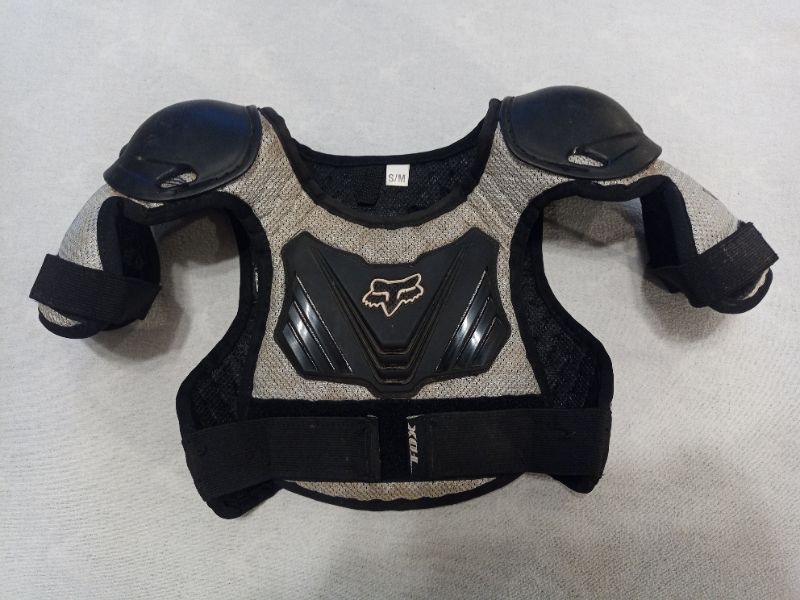 Fox Chest and Shoulder Coverage size S/M